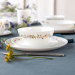 Casa si Gradina - Bucatarie si vesela - Vesela si tacamuri - Farfurii si boluri - Bol mediu AMBITION Bloom, 17cm, sticla opal, model floral - Infinity.ro