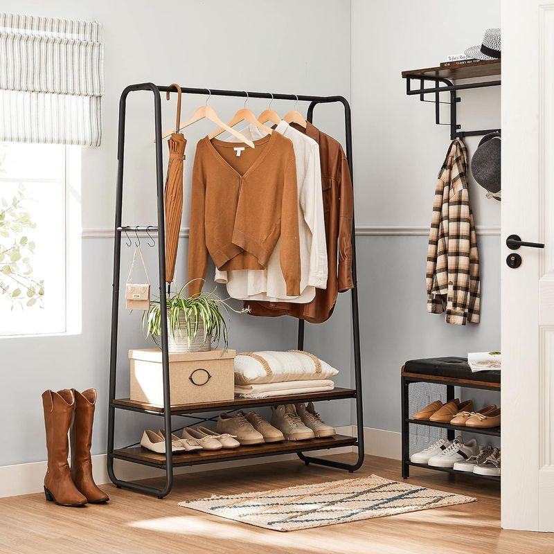 Casa si Gradina - Mobilier - Organizare si depozitare - Cuiere - Raft pentru haine cu suport pentru pantofi, 2 polite, 6 carlige laterale, 45x100x160cm, maro rustic - Infinity.ro