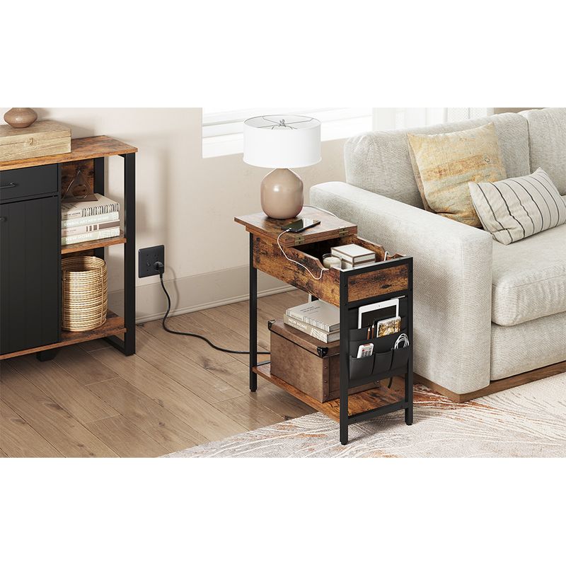 Casa si Gradina - Mobilier - Mese si birouri - Masute de cafea - Masa laterala pliabila, tip noptiera, cu prize si porturi USB, raft si geanta din textil, 60x32x60 cm, maro rustic - Infinity.ro