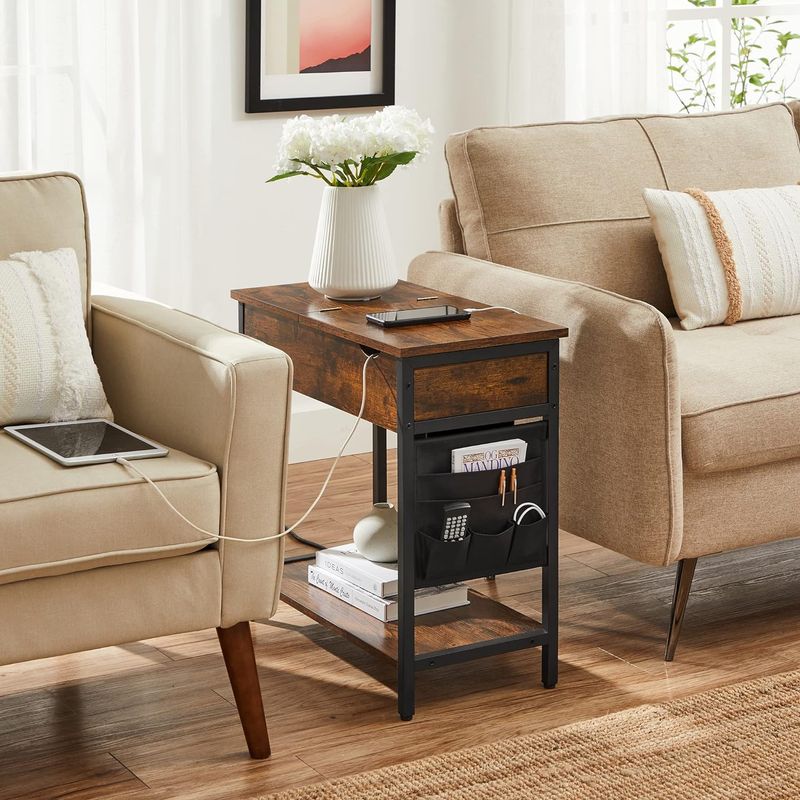 Casa si Gradina - Mobilier - Mese si birouri - Masute de cafea - Masa laterala pliabila, tip noptiera, cu prize si porturi USB, raft si geanta din textil, 60x32x60 cm, maro rustic - Infinity.ro