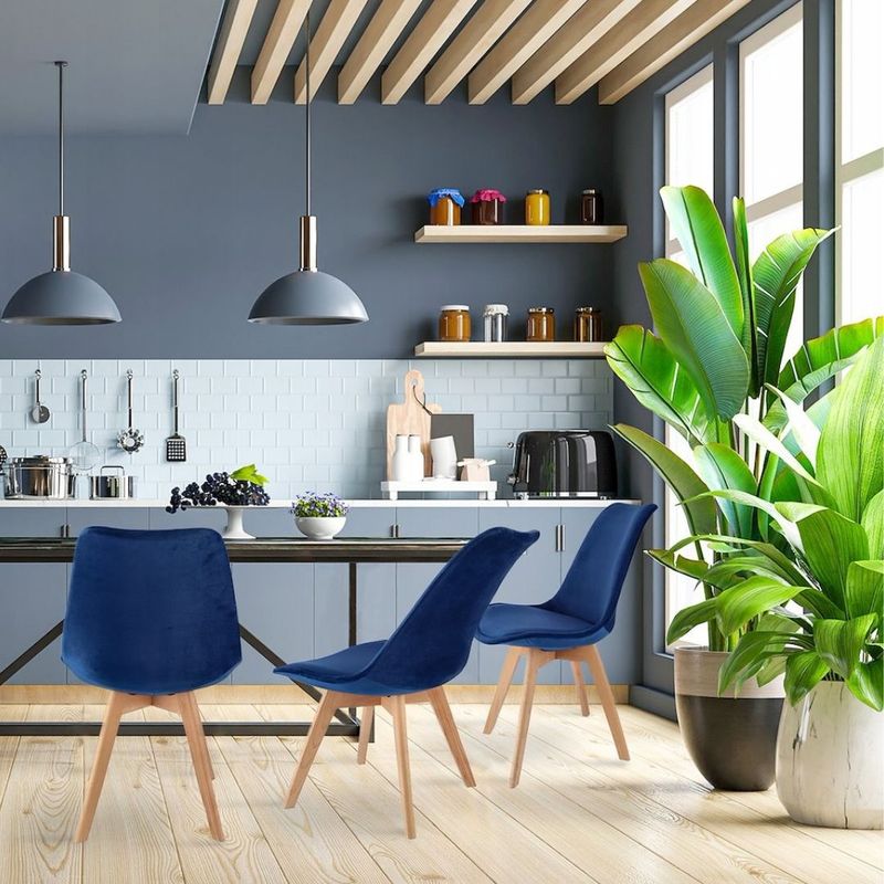 Casa si Gradina - Mobilier - Scaune si fotolii - Scaune - Scaun dining tapitat, BARI, Jumi, din catifea bleumarin si picioare lemn de fag - Infinity.ro