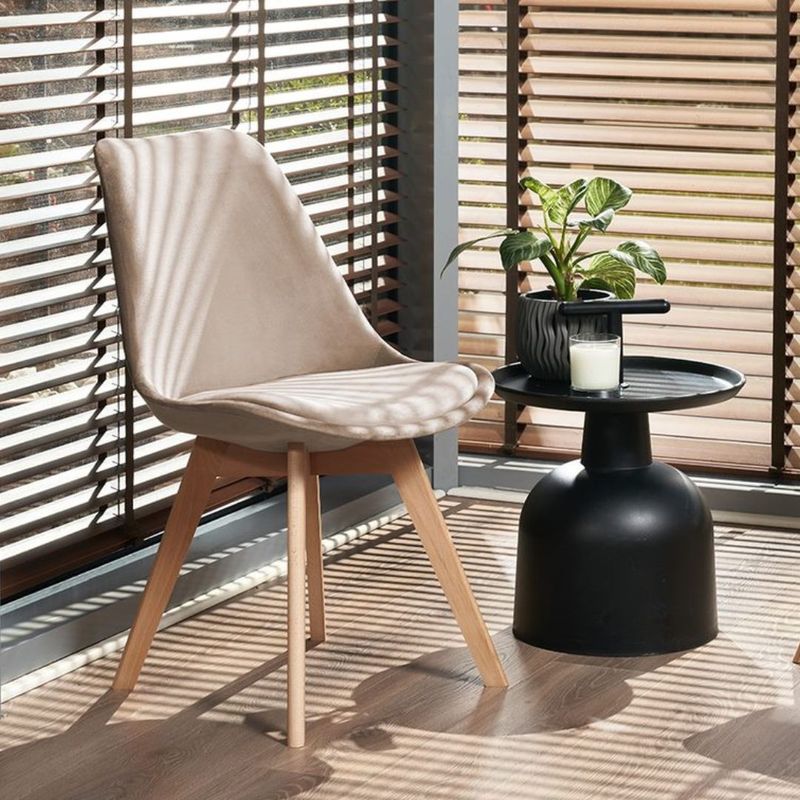 Casa si Gradina - Mobilier - Scaune si fotolii - Scaune - Scaun dining tapitat, BARI, Jumi, din catifea bej si picioare lemn de fag - Infinity.ro