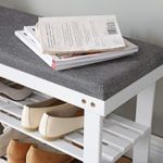 Casa si Gradina - Mobilier - Dulapuri si sifoniere - Dulapuri pantofi - Banca pentru pantofi din bambus, 2 niveluri, cu perna, sarcina 150 kg, 71x29x49 cm, alb si gri - Infinity.ro