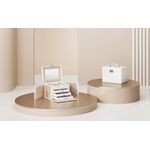 Fashion, accesorii si bijuterii - Femei - Bijuterii femei - Cutii bijuterii - Cutie de bijuterii cu 4 nivele, 3 sertare, oglinda si incuietoare, 18x23x17cm, alb - Infinity.ro