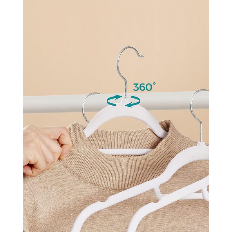Casa si Gradina - Mobilier - Organizare si depozitare - Umerase si valeti - Set de 50 de umerase pentru haine, anti-alunecare cu catifea, bara de cravata si carlig pivotant, 43,5 cm, alb - Infinity.ro