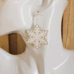 Fashion, accesorii si bijuterii - Femei - Bijuterii femei - Cercei femei - Cercei "Fulg de nea" - Infinity.ro