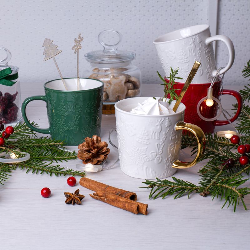 Casa si Gradina - Bucatarie si vesela - Cani si pahare - Cani si cesti - Cana AMBITION Frosty, cu motive de Craciun, 380ml, portelan, alb - Infinity.ro