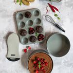 Casa si Gradina - Bucatarie si vesela - Vase pentru gatit - Tavi copt - Forma tort AMBITION Ligne, 24cm, invelis non-stick, otel - Infinity.ro