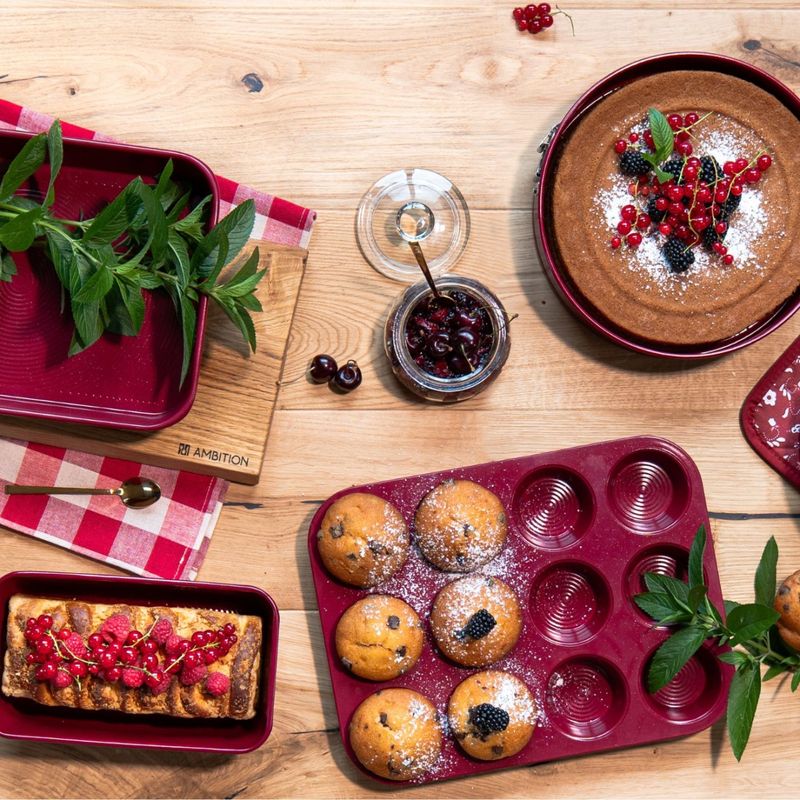 Casa si Gradina - Bucatarie si vesela - Vase pentru gatit - Tavi copt - Forma tort AMBITION Noel, 24cm, baza detasabila, invelis non-stick - Infinity.ro