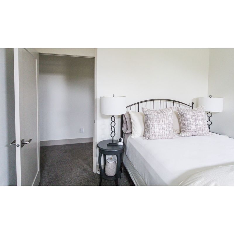 Casa si Gradina - Electrice - Smart Home - Camere de supraveghere - Pachet camera de supraveghere cu Card MicroSD 64 GB, Reolink E1 Pro-V2 WIFI, rezolutie 4MP - Infinity.ro
