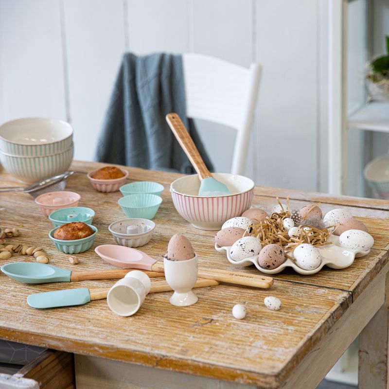 Casa si Gradina - Bucatarie si vesela - Ustensile bucatarie - Pensule, spatule si teluri bucatarie - Spatula patiserie, roz, maner bambus, AMBITION Alice - Infinity.ro