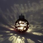 Casa si Gradina - Decoratiuni - Decoratiuni de sezon - Glob de Craciun, cu led, culoarea rosu, mesaj „La multi ani!" - Infinity.ro