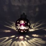 Casa si Gradina - Decoratiuni - Decoratiuni de sezon - Glob de Craciun, cu led, culoarea visiniu, nume „Antonia" - Infinity.ro