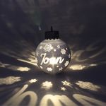 Casa si Gradina - Decoratiuni - Decoratiuni de sezon - Glob de Craciun, cu led, culoarea argintiu, nume „Ioan" - Infinity.ro