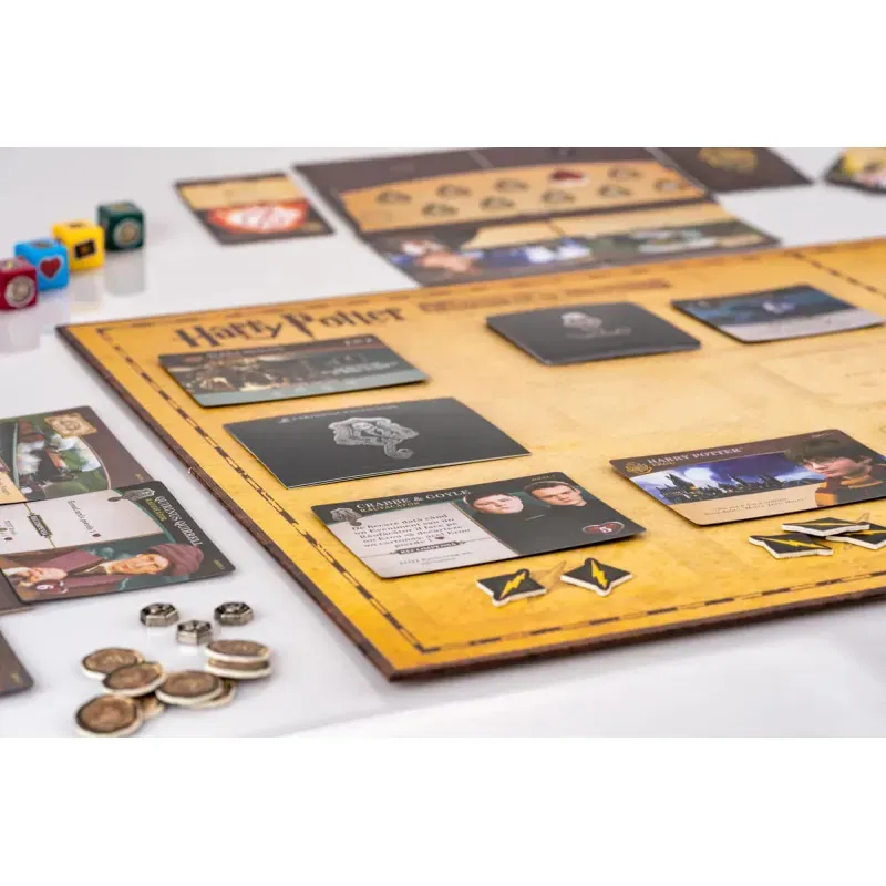 Jucarii, Copii si Bebe - Jucarii si jocuri - Jocuri si puzzle - Jocuri de societate - Harry Potter – Batalia de la Hogwarts (RO) Joc de baza – cooperativ - Infinity.ro