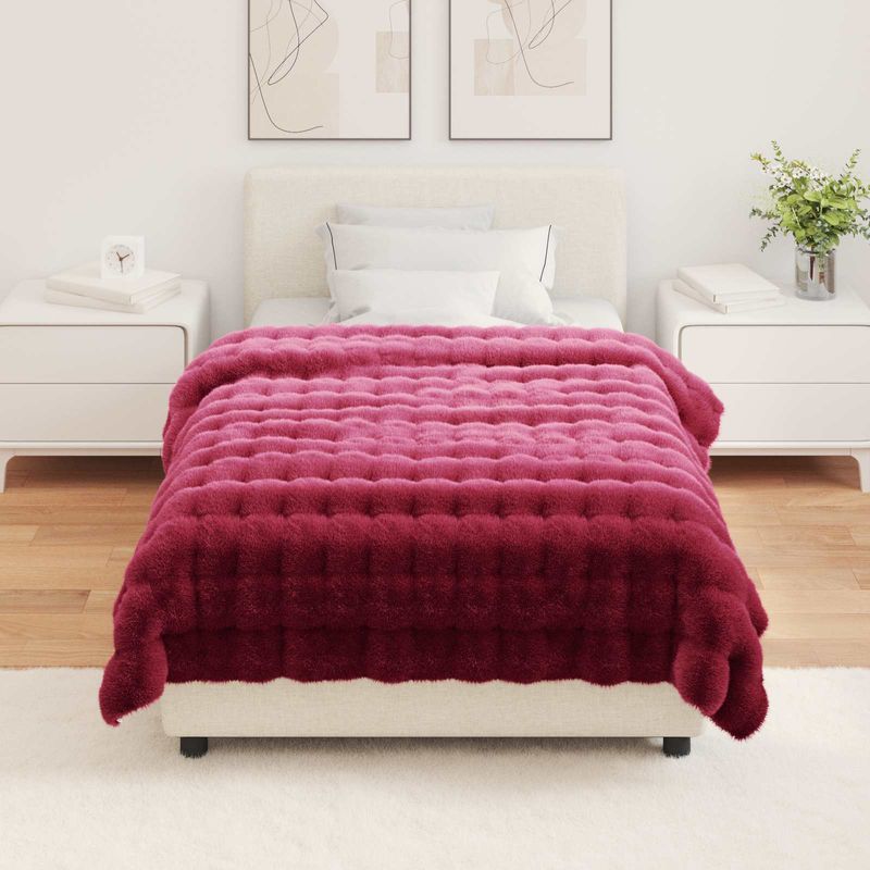 Casa si Gradina - Textile si covoare - Pături și cuverturi - Pături - Patura din Blana sintetica de Iepure Rosu Bordeaux 130 x 150 cm - Infinity.ro