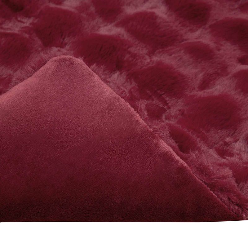 Casa si Gradina - Textile si covoare - Pături și cuverturi - Pături - Patura din Blana sintetica de Iepure Rosu Bordeaux 130 x 150 cm - Infinity.ro