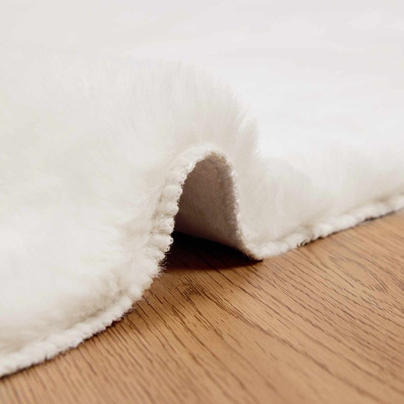 Casa si Gradina - Textile si covoare - Covoare - Covoare casa - Covor din Blana Faux de Iepure Olite Crem 60 x 110 cm Poliester - Infinity.ro