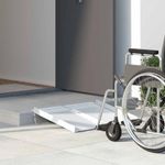 Auto si Moto - Remorci si platforme auto - Rampa pentru scaun cu rotile Argintiu 62 x 73 x 5 cm Aluminiu - Infinity.ro