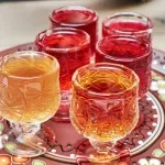 Casa si Gradina - Bucatarie si vesela - Cani si pahare - Pahare - Set 6 Pahare din Sticla cu Picior Decorativ – Model Vintage Elegant in Relief, 150ml, Ideal pentru Lichior si Aperitive - Infinity.ro