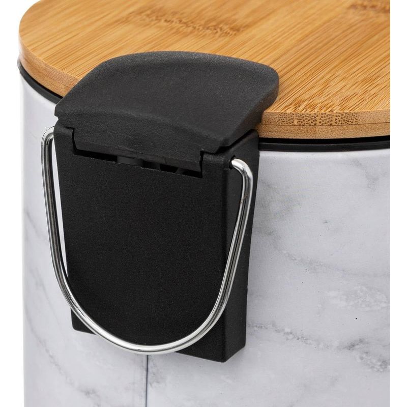 Casa si Gradina - Mobilier - Organizare si depozitare - Cosuri de gunoi - Cos de gunoi cu pedala 5Five Lea cu inchidere soft-close, PP si otel, 17x25 cm, alb - Infinity.ro