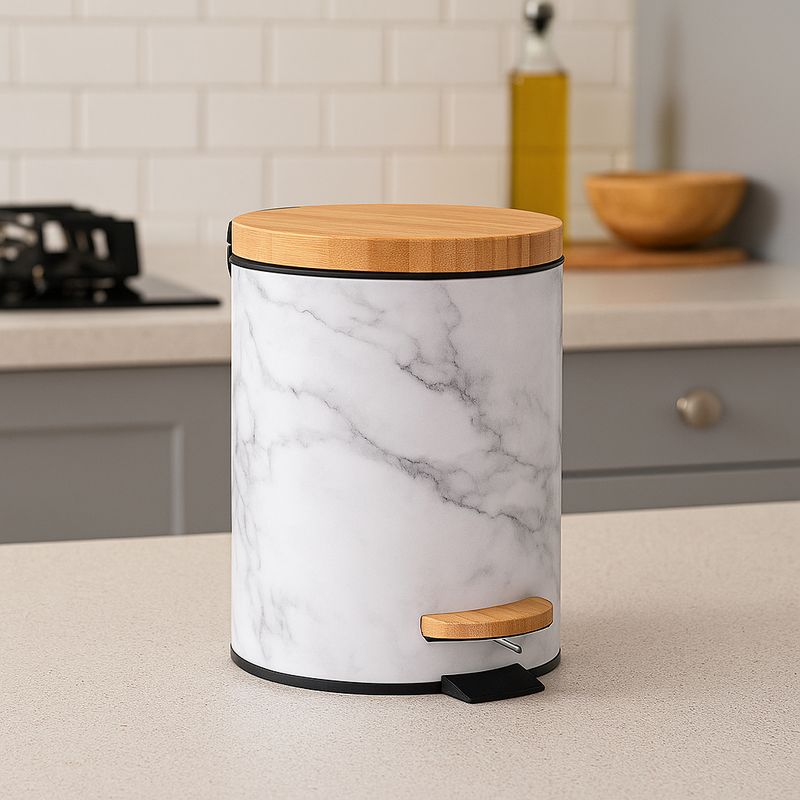 Casa si Gradina - Mobilier - Organizare si depozitare - Cosuri de gunoi - Cos de gunoi cu pedala 5Five Lea cu inchidere soft-close, PP si otel, 17x25 cm, alb - Infinity.ro
