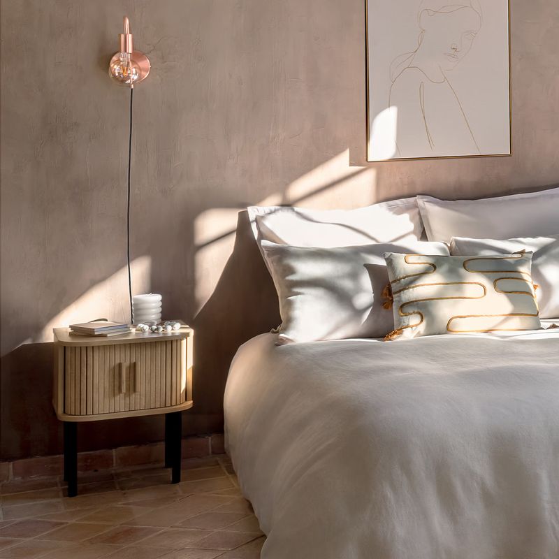 Casa si Gradina - Mobilier - Comode si corpuri - Noptiere - Noptiera Atmosphera Colva cu 2 usi, MDF si picioare metalice, 40x40x53 cm, bej - Infinity.ro