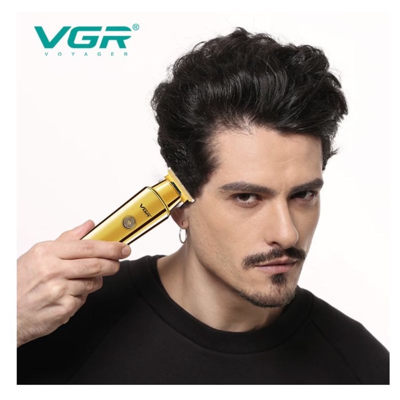 Ingrijire personala si Cosmetice - Aparate & accesorii ingrijire personala - Aparate de ras si tuns - Aparate de tuns - Aparat de tuns VGR-947 Auriu cu 4 atasamente - Infinity.ro