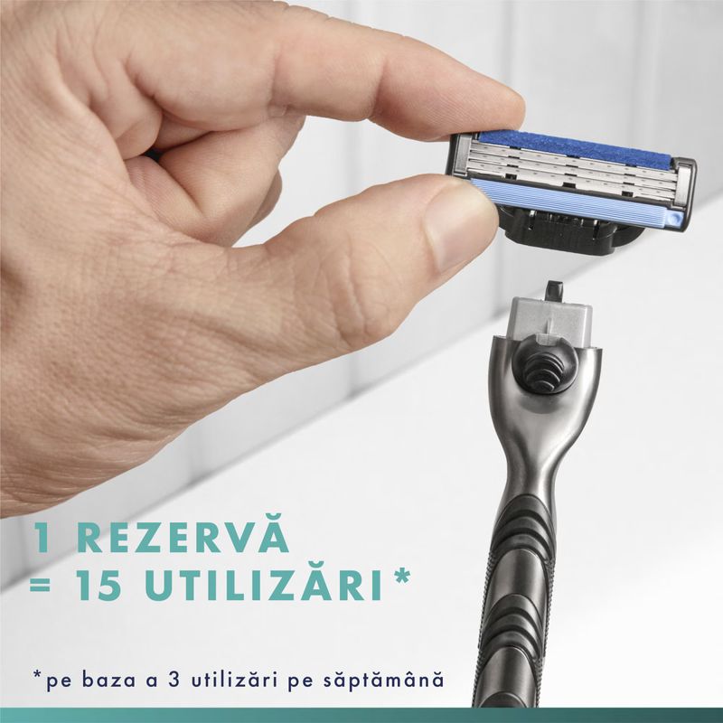 Ingrijire personala si Cosmetice - Aparate & accesorii ingrijire personala - Aparate de ras si tuns - Accesorii aparate de ras - Rezerve aparat de ras Gillette Mach3 editie limitata UEFA Champions League, Husa de calatorie, 8 buc - Infinity.ro