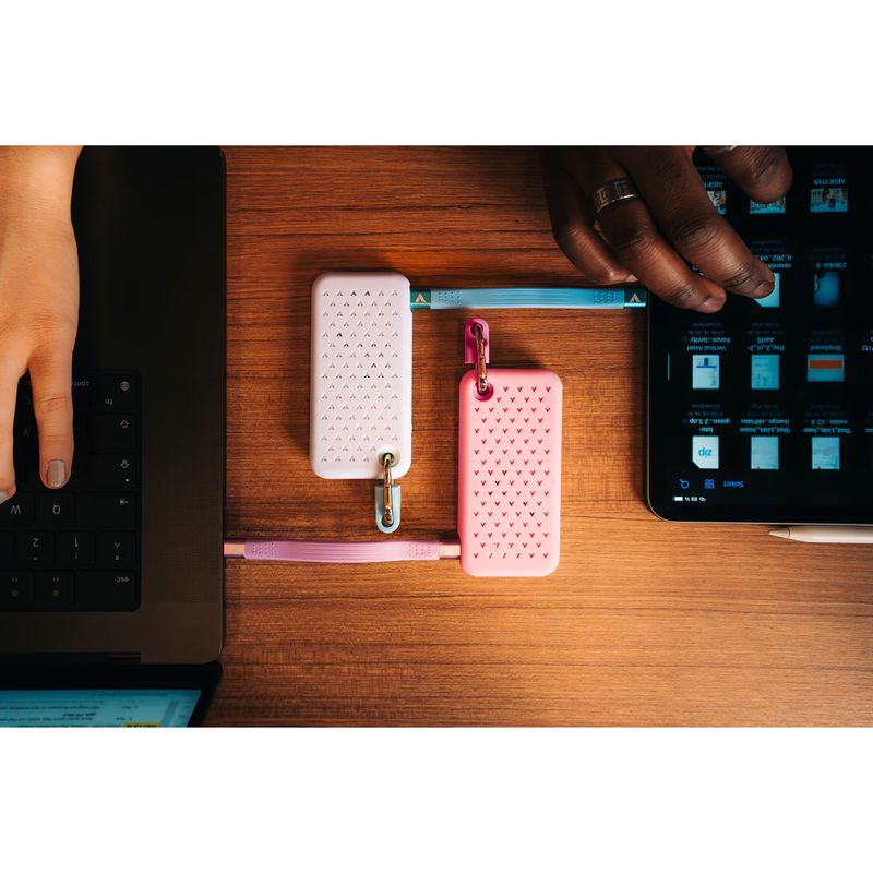 PC, gaming si accesorii - Periferice PC - SSD-uri externe - Pocket SSD Verbatim, Summer Edition, 1TB, USB-C 3.2 Gen 2, Doua huse cauciuc Black & Polar Blue - Infinity.ro