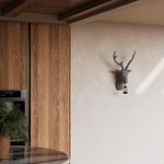 Casa si Gradina - Decoratiuni - Decoratiuni perete - Decor perete cap de cerb cu lumina solara, impermeabil, 47X29cm, sculptura rasina, pentru interior si exterior, gri - Infinity.ro