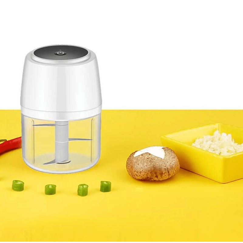 Electronice si Electrocasnice - Electrocasnice bucatarie - Mixere, tocatoare & roboti de bucatarie - Blendere si mini tocatoare - Mini Blender electric, 3 cutite, incarcare USB, tocator pentru legume 250 ML - Infinity.ro