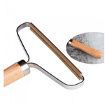 Petshop - Ingrijire si Igiena - Produse uz extern - Perii si manusi - Set 2 x Perie pentru scame si parul de animale, maner de lemn - Infinity.ro