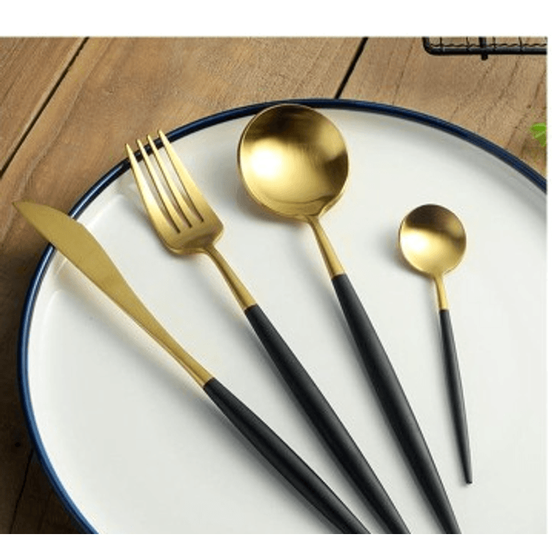 Casa si Gradina - Bucatarie si vesela - Vesela si tacamuri - Tacamuri si seturi - Set de 24 tacamuri elegante si rafinate cu un finisaj luxos NEGRU cu AURIU - Infinity.ro