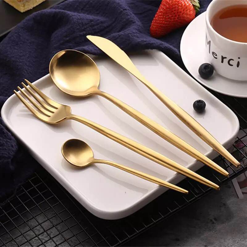 Casa si Gradina - Bucatarie si vesela - Vesela si tacamuri - Tacamuri si seturi - Set de 4 piese tacamuri in stil portughez- culoare auriu - Infinity.ro