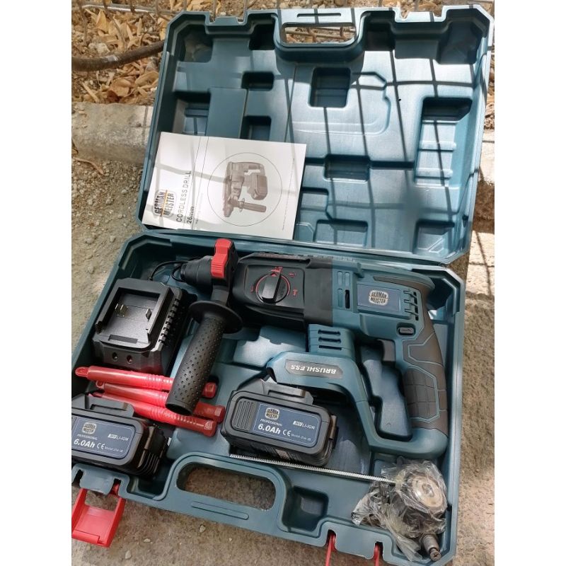Casa si Gradina - Constructii - Scule de mana si unelte - Seturi scule - Trusa ciocan rotopercutor German Meister cu 2 acumulatori 36V - 6 ah - Infinity.ro