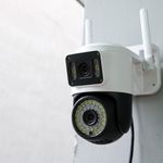 Casa si Gradina - Electrice - Smart Home - Camere de supraveghere - Camera de supraveghere IP 2 EYES VIEW 2 ECRANE in acelasi timp 5.0MPX rotire 360 ​​​​de grade vedere pe timp de noapte - Infinity.ro