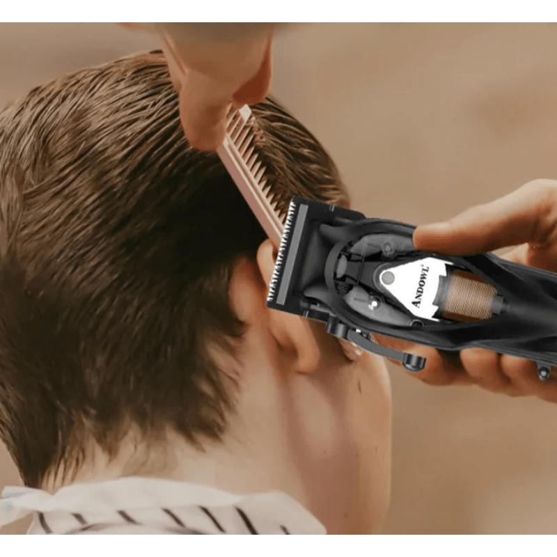 Ingrijire personala si Cosmetice - Aparate & accesorii ingrijire personala - Aparate de ras si tuns - Aparate de tuns - Masina profesionala de tuns parul Q LF800 - Infinity.ro