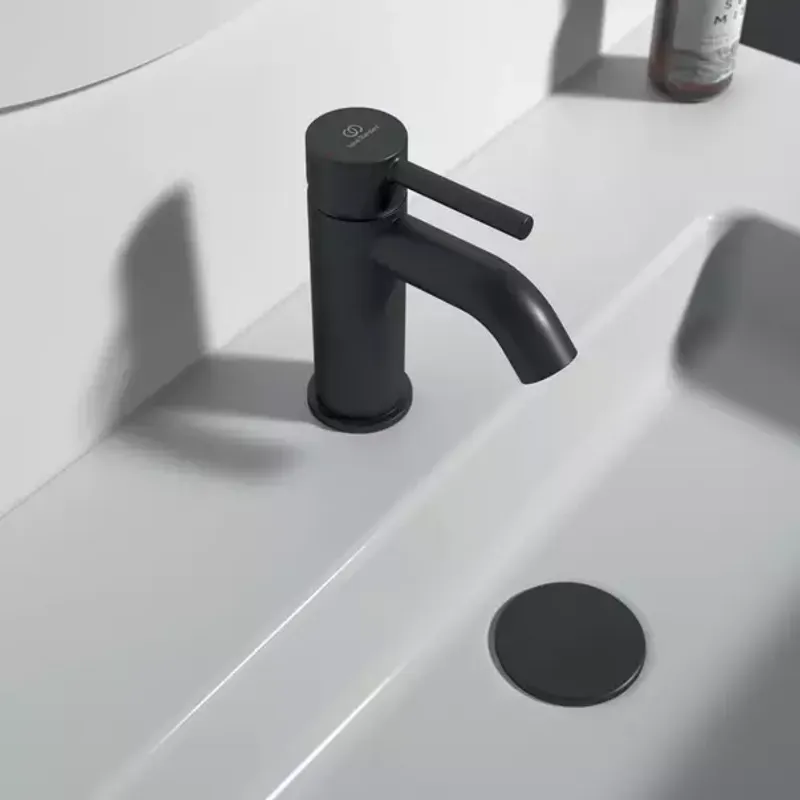 Casa si Gradina - Sanitare - Lavoar baie si accesorii - Baterii sanitare - Baterie lavoar Ideal Standard Ceraline monocomanda finisaj negru mat - Infinity.ro