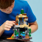 Jucarii, Copii si Bebe - Jucarii si jocuri - Seturi de constructie si cuburi - Seturi de constructie - LEGO Minecraft Temnita cu zombi 21587 - Infinity.ro