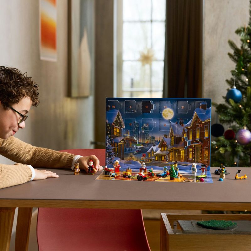 Jucarii, Copii si Bebe - Jucarii si jocuri - Seturi de constructie si cuburi - Seturi de constructie - LEGO City Calendar de Advent 2025 60475 - Infinity.ro