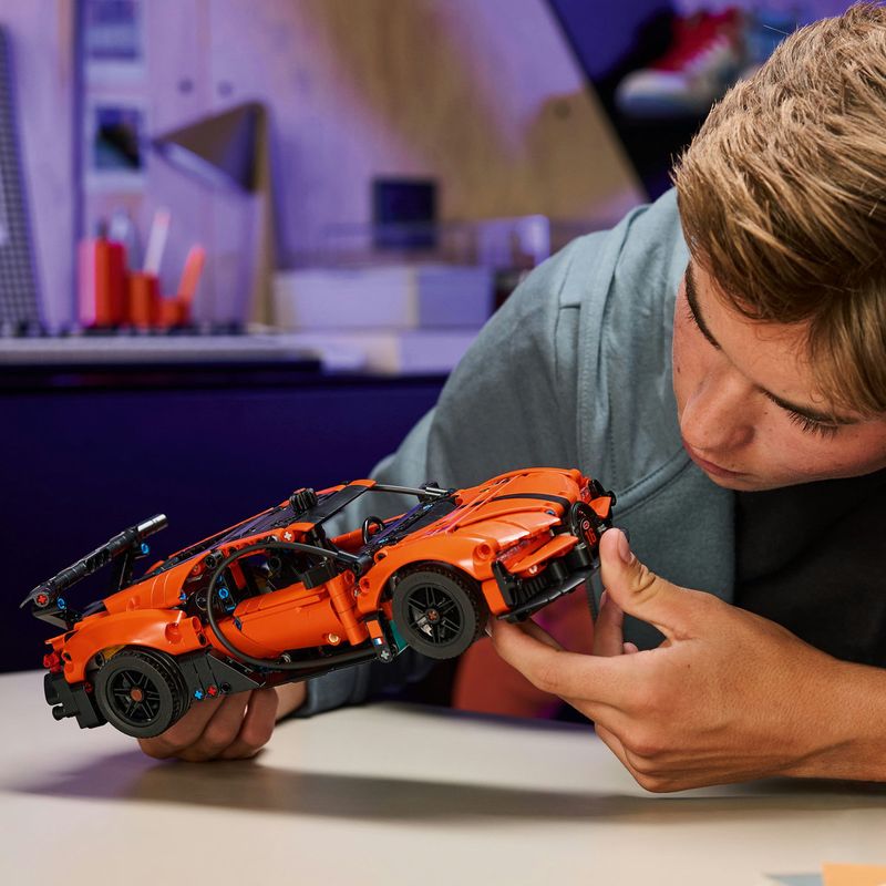 Jucarii, Copii si Bebe - Jucarii si jocuri - Seturi de constructie si cuburi - Seturi de constructie - LEGO Technic Hipermasina Bugatti Chiron Pur Sport 42222 - Infinity.ro