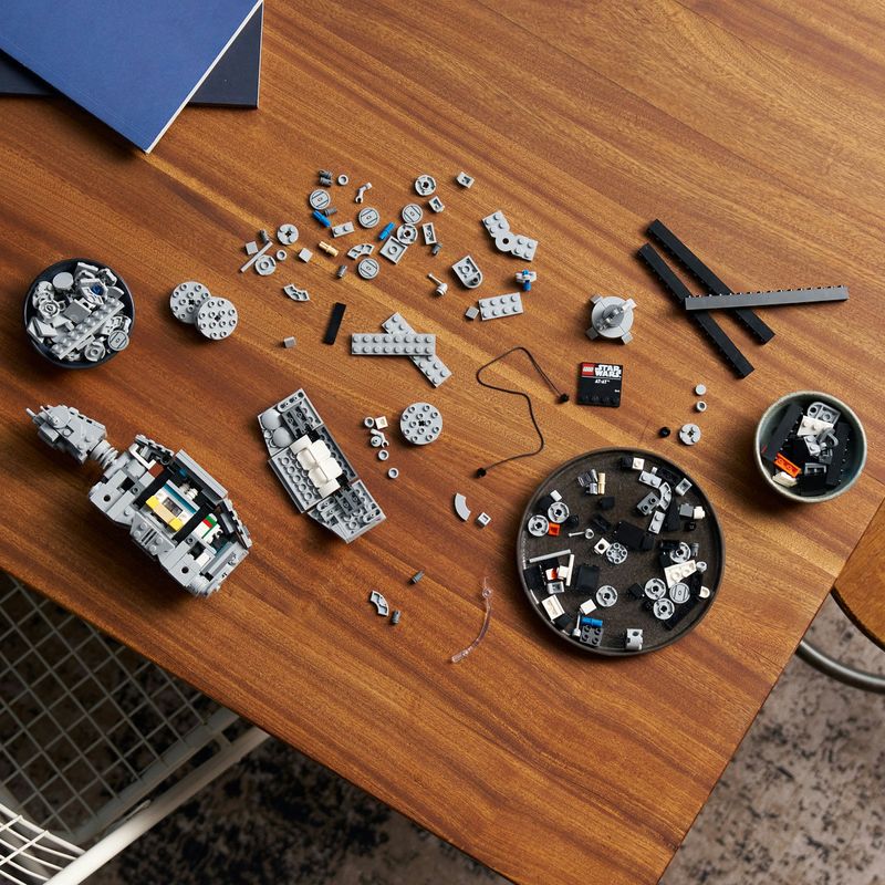 Jucarii, Copii si Bebe - Jucarii si jocuri - Seturi de constructie si cuburi - Seturi de constructie - LEGO Star Wars AT-AT Batalia de pe Hoth 75440 - Infinity.ro