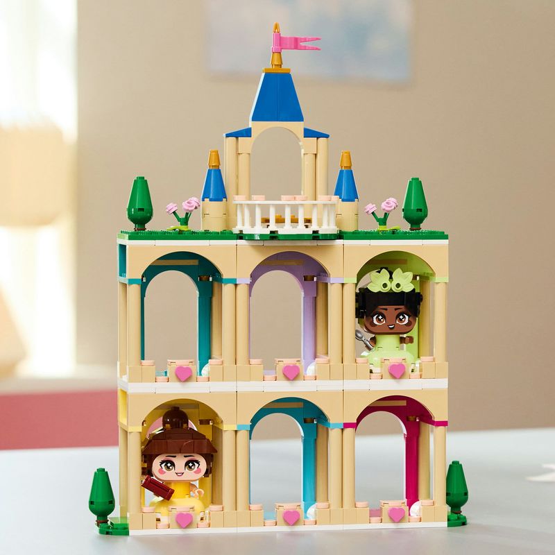 Jucarii, Copii si Bebe - Jucarii si jocuri - Seturi de constructie si cuburi - Seturi de constructie - LEGO Disney Princess Miniprintesele Belle si Tiana la Castel 43291 - Infinity.ro