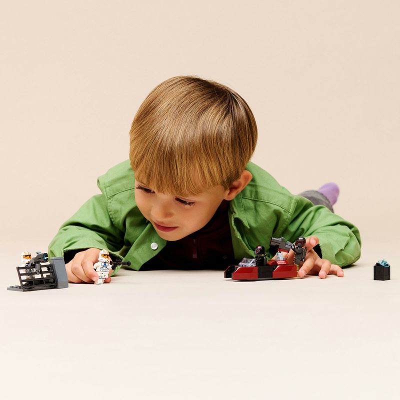 Jucarii, Copii si Bebe - Jucarii si jocuri - Seturi de constructie si cuburi - Seturi de constructie - LEGO Star Wars Pachet de Lupta Asediul de pe Mandalore 75449 - Infinity.ro