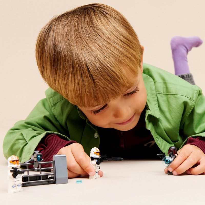 Jucarii, Copii si Bebe - Jucarii si jocuri - Seturi de constructie si cuburi - Seturi de constructie - LEGO Star Wars Pachet de Lupta Asediul de pe Mandalore 75449 - Infinity.ro