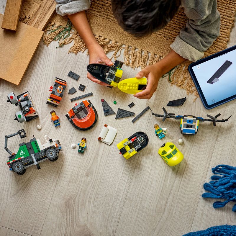 Jucarii, Copii si Bebe - Jucarii si jocuri - Seturi de constructie si cuburi - Seturi de constructie - LEGO City Avion, Autospeciala si Aeroglisor 60505 - Infinity.ro