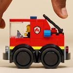 Jucarii, Copii si Bebe - Jucarii si jocuri - Seturi de constructie si cuburi - Seturi de constructie - LEGO City Vehicule – Camioneta de Pompieri 60482 - Infinity.ro
