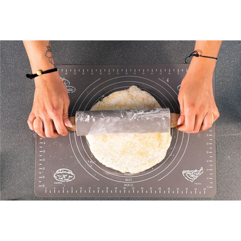 Casa si Gradina - Bucatarie si vesela - Ustensile bucatarie - Forme prajituri - Plansa din silicon alimentar de framantat aluat, rezistenta la temperaturi ridicate, 65x45cm, gri - Infinity.ro