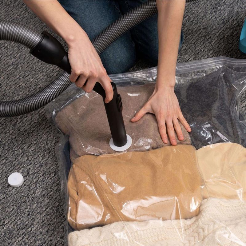 Casa si Gradina - Mobilier - Organizare si depozitare - Organizatoare pentru sertare si dulapuri - Set 10 saci de vidat haine, 4 dimensiuni diferite, transparent - Infinity.ro